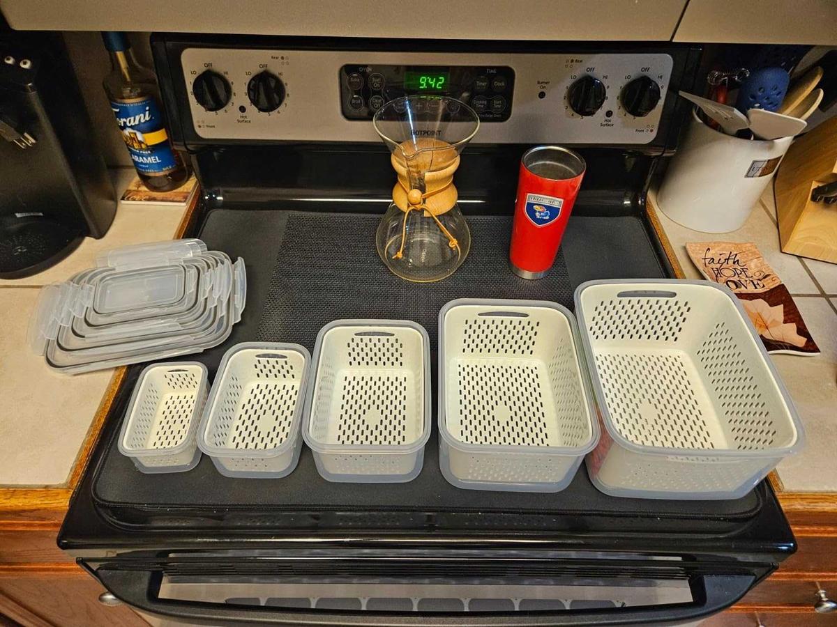 🔥Household transparent plastic food storage box-Including drain basket💧